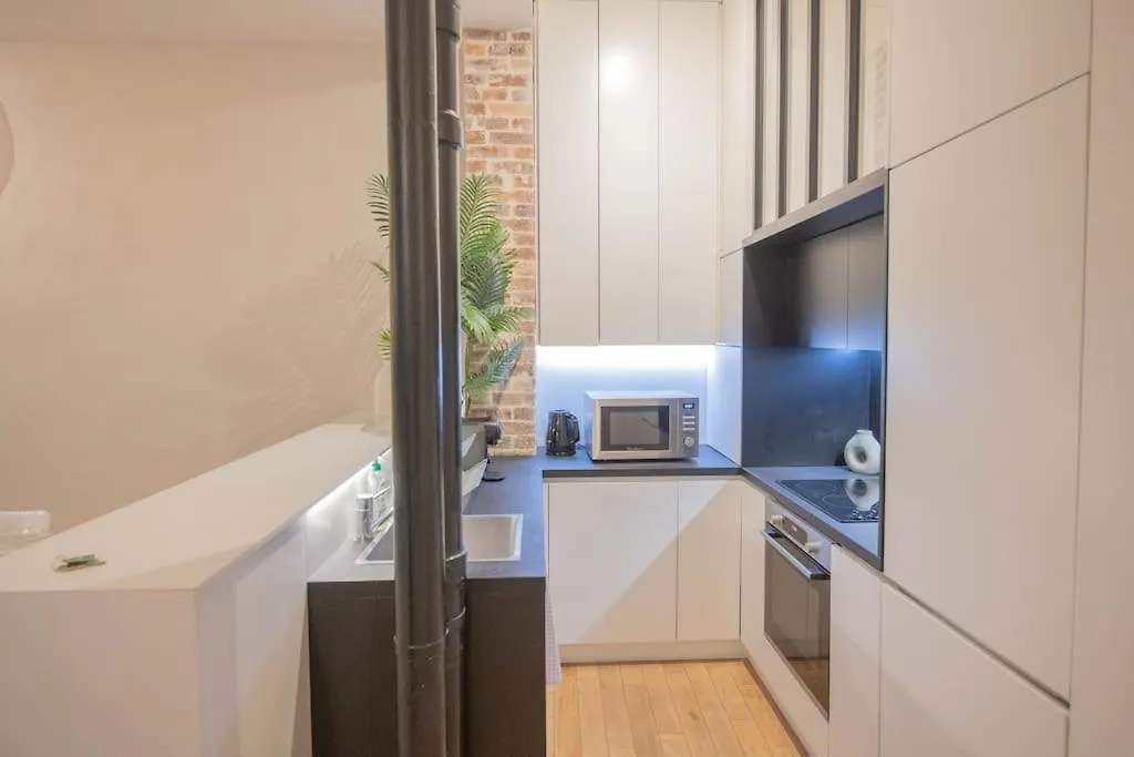 Part Of Saint-germain-des Pres / 3 Bedrooms Διαμέρισμα
