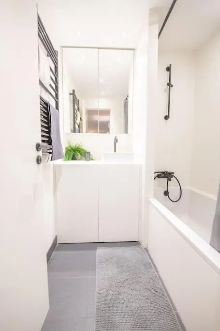 Part Of Saint-germain-des Pres / 3 Bedrooms * Paris
