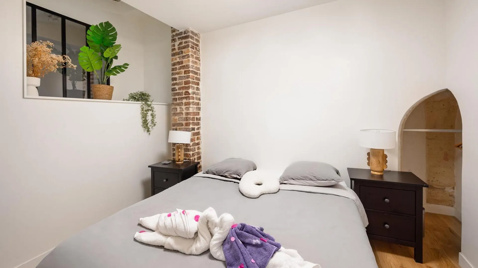 Part Of Saint-germain-des Pres / 3 Bedrooms Διαμέρισμα