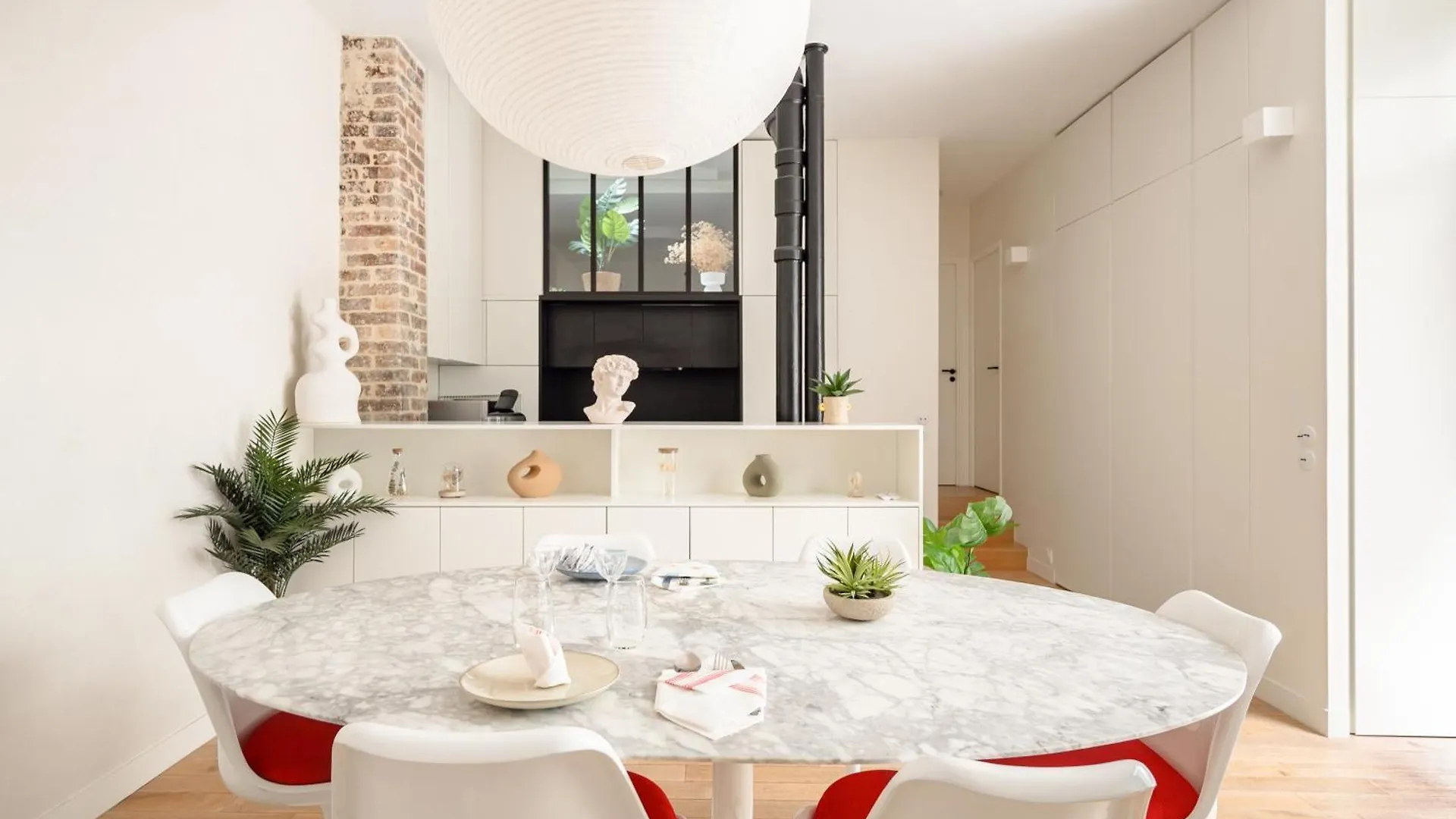 Apartment Part Of Saint-germain-des Pres / 3 Bedrooms Paris