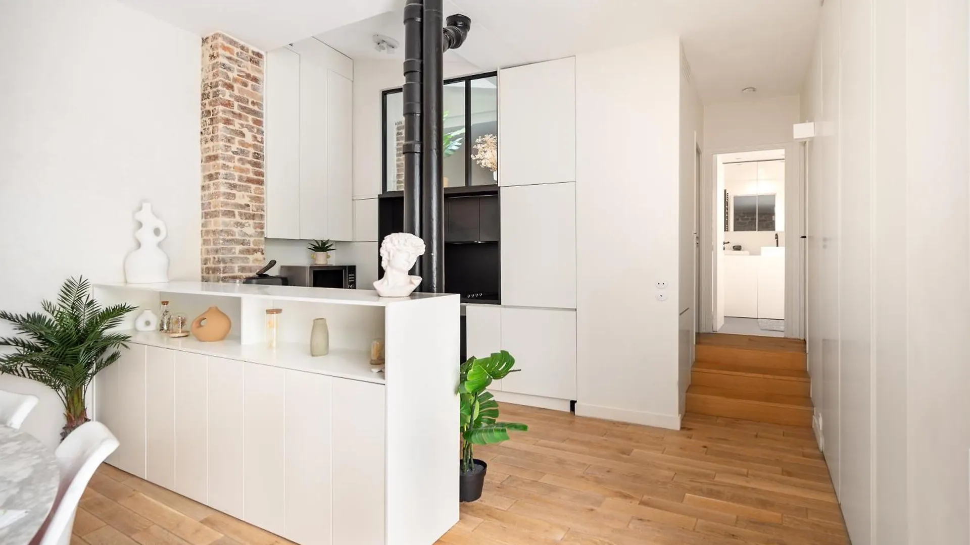 Part Of Saint-germain-des Pres / 3 Bedrooms Paris