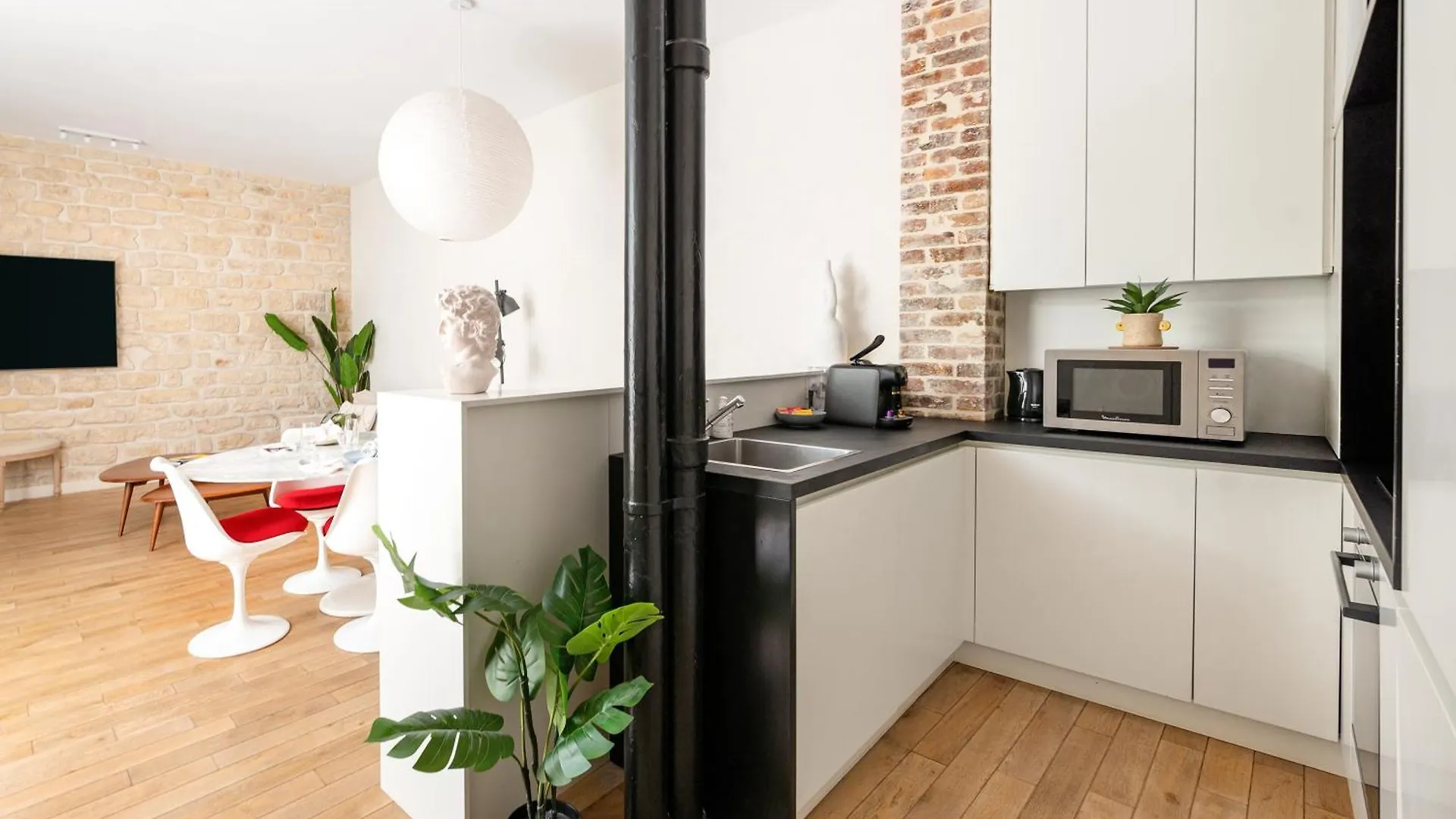 Part Of Saint-germain-des Pres / 3 Bedrooms Paris